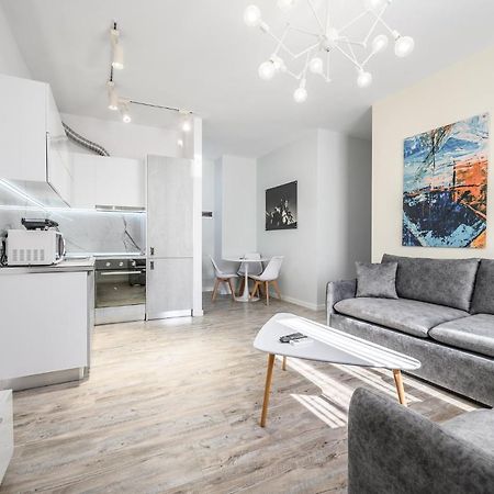 Miku Apartment-Modernly Designed Downtown Tirana Bagian luar foto