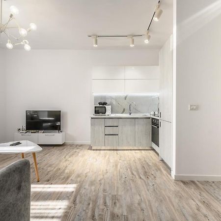 Miku Apartment-Modernly Designed Downtown Tirana Bagian luar foto