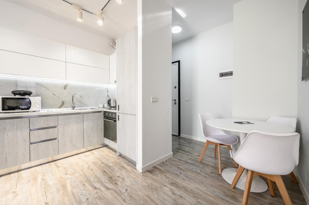Miku Apartment-Modernly Designed Downtown Tirana Bagian luar foto