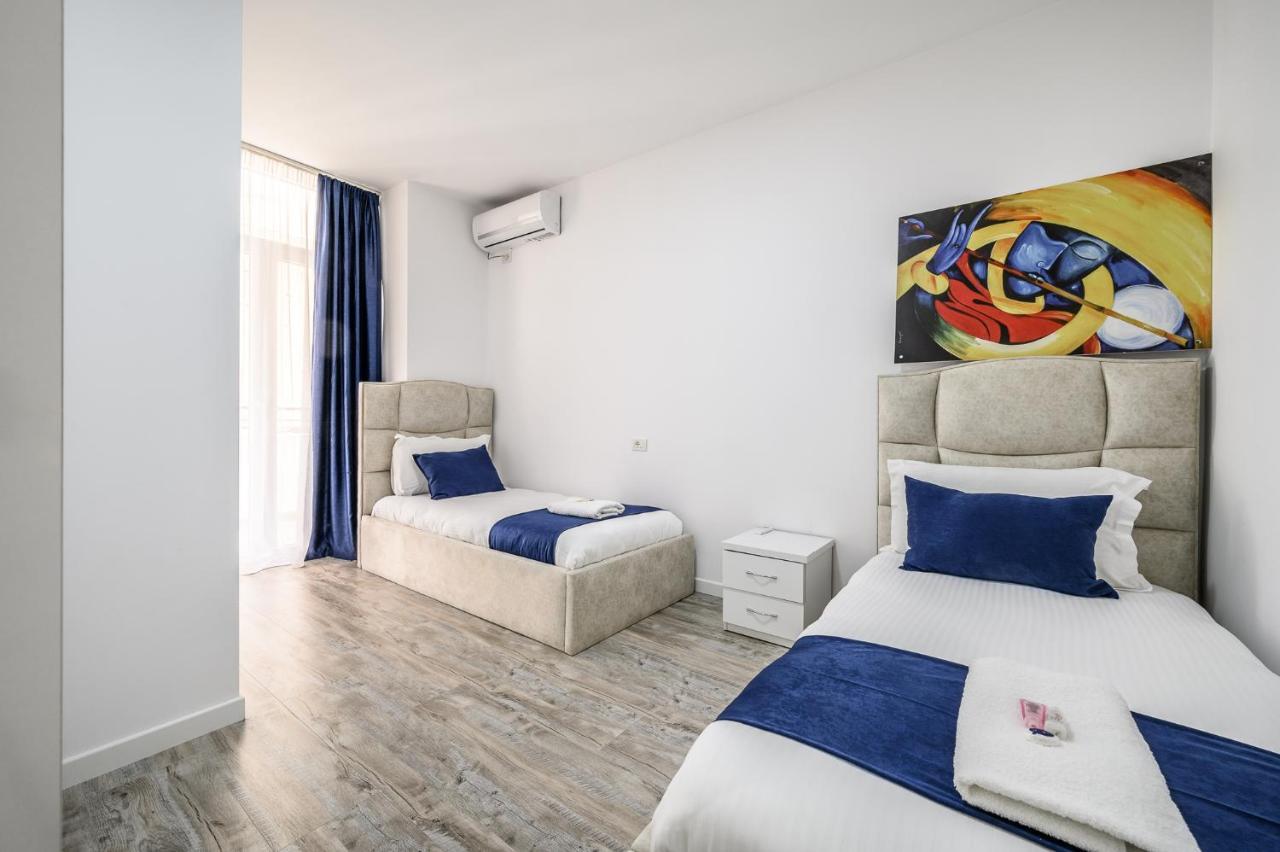 Miku Apartment-Modernly Designed Downtown Tirana Bagian luar foto