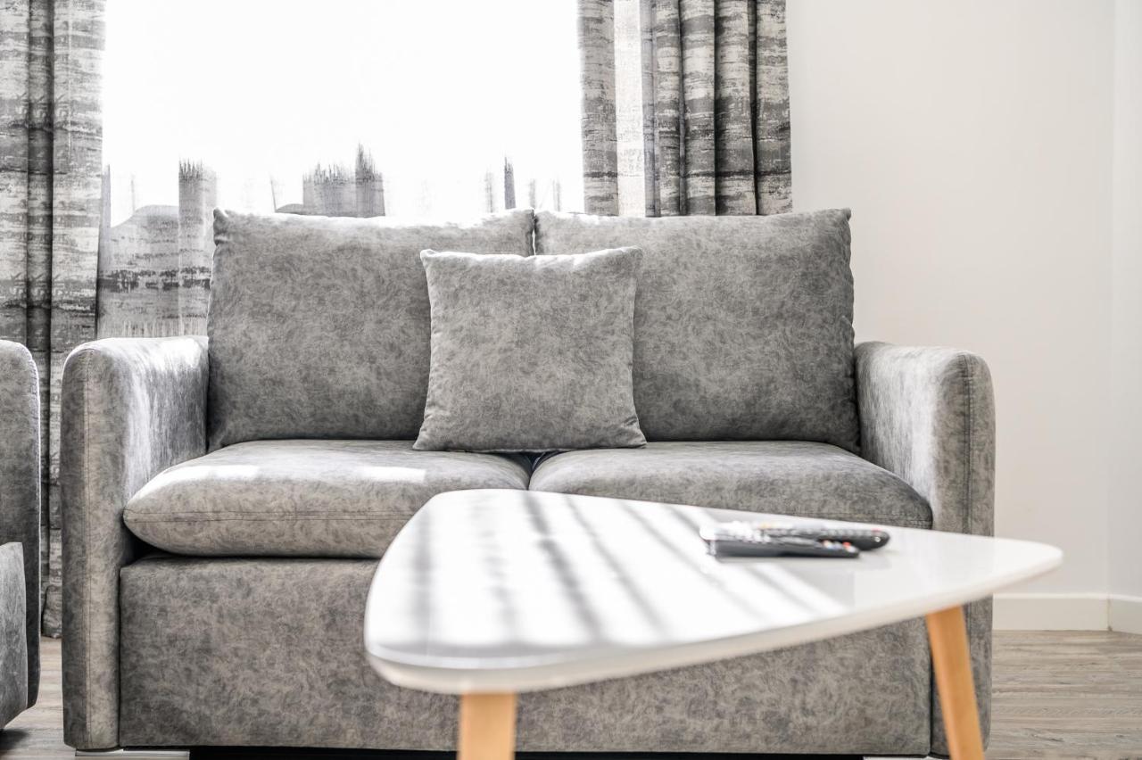 Miku Apartment-Modernly Designed Downtown Tirana Bagian luar foto